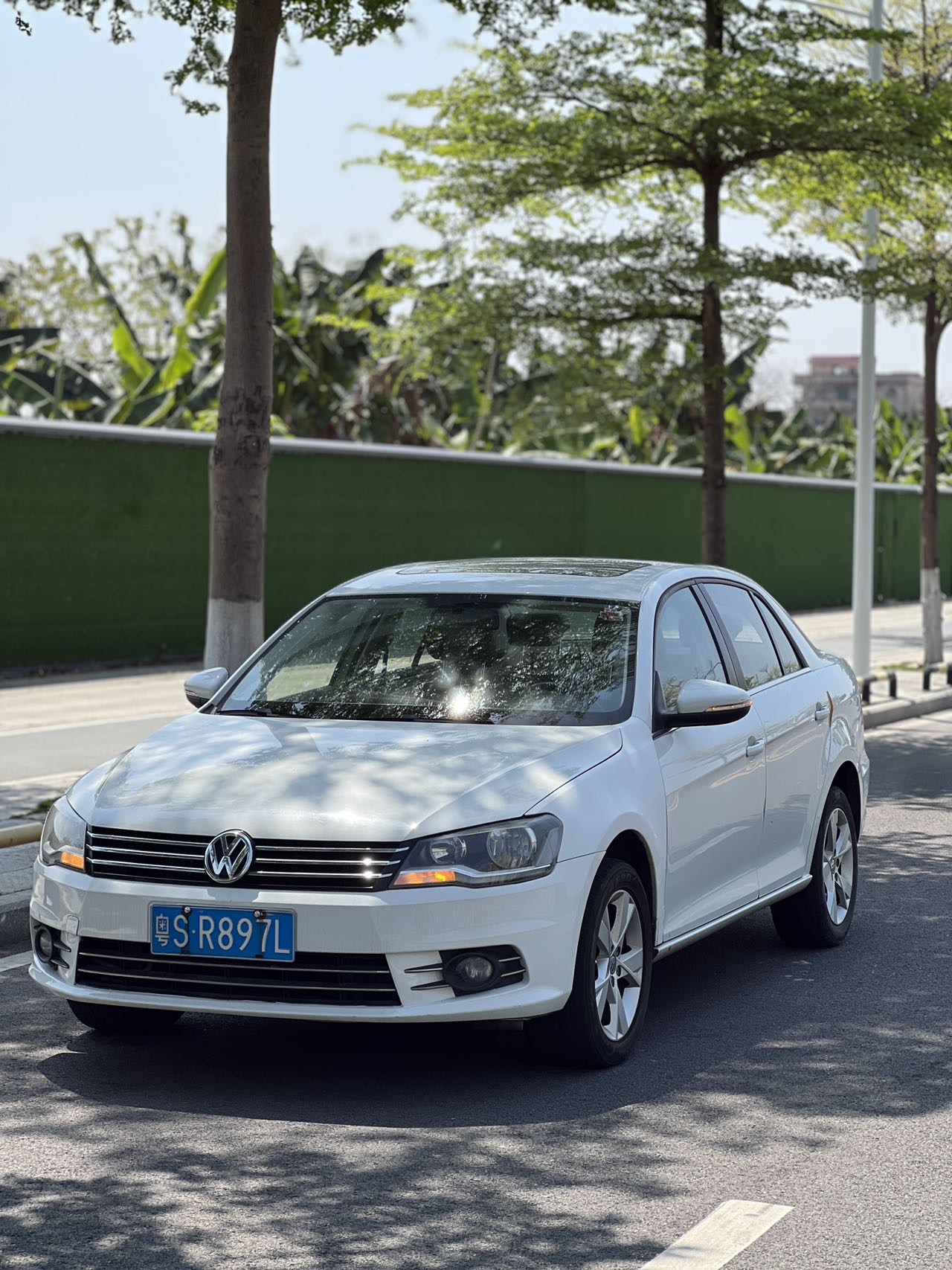 Volkswagen Bora 2014 car image 