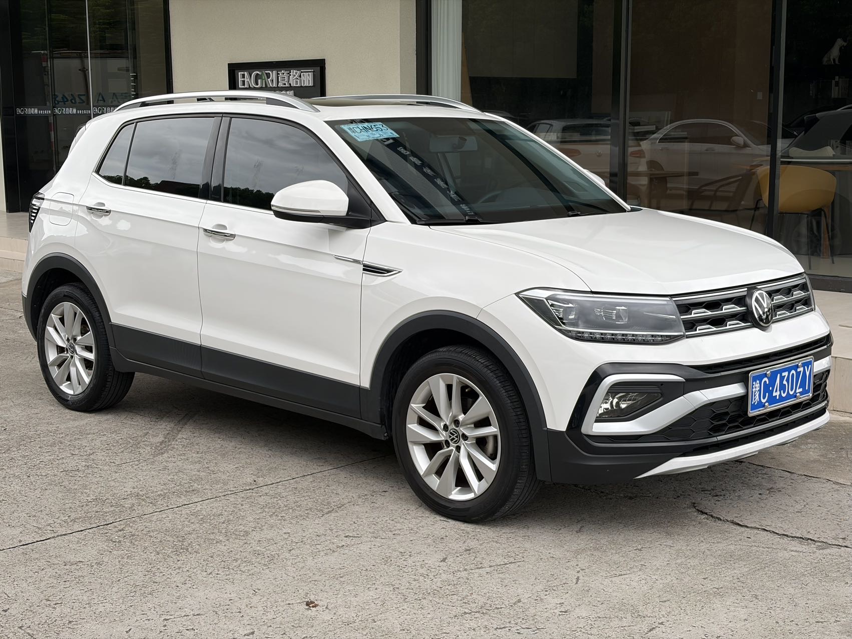 Volkswagen T-Cross 2021 car image #3