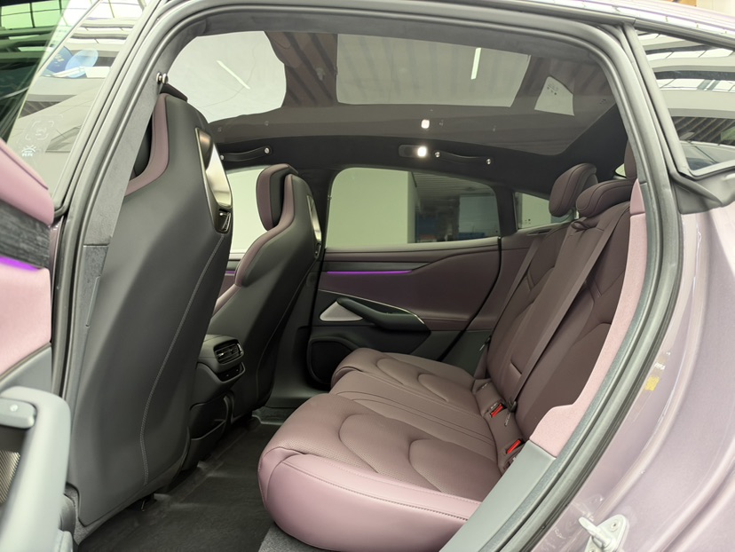MI SU7 2025 car image #13