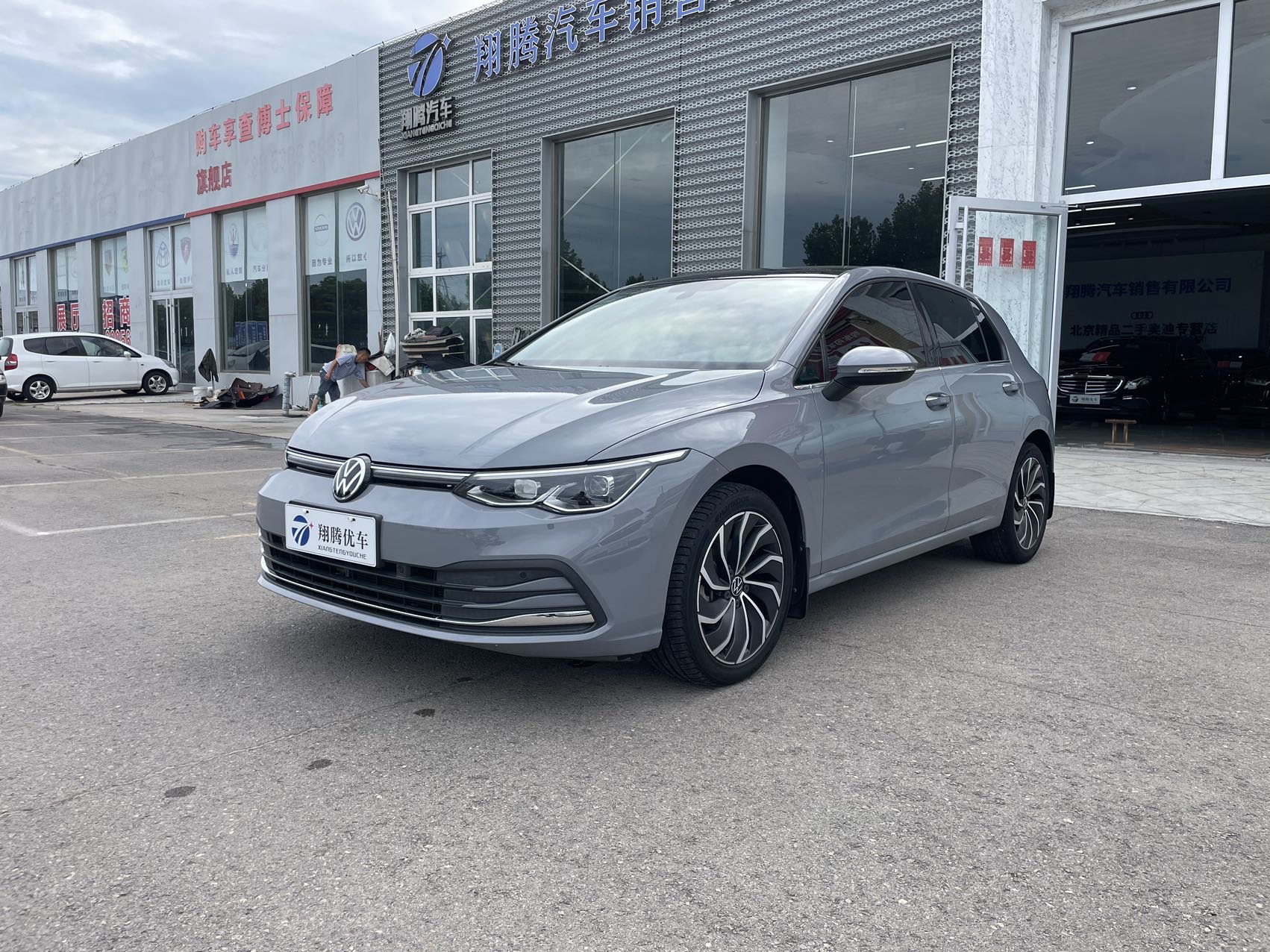 Volkswagen Golf 2021 car image 