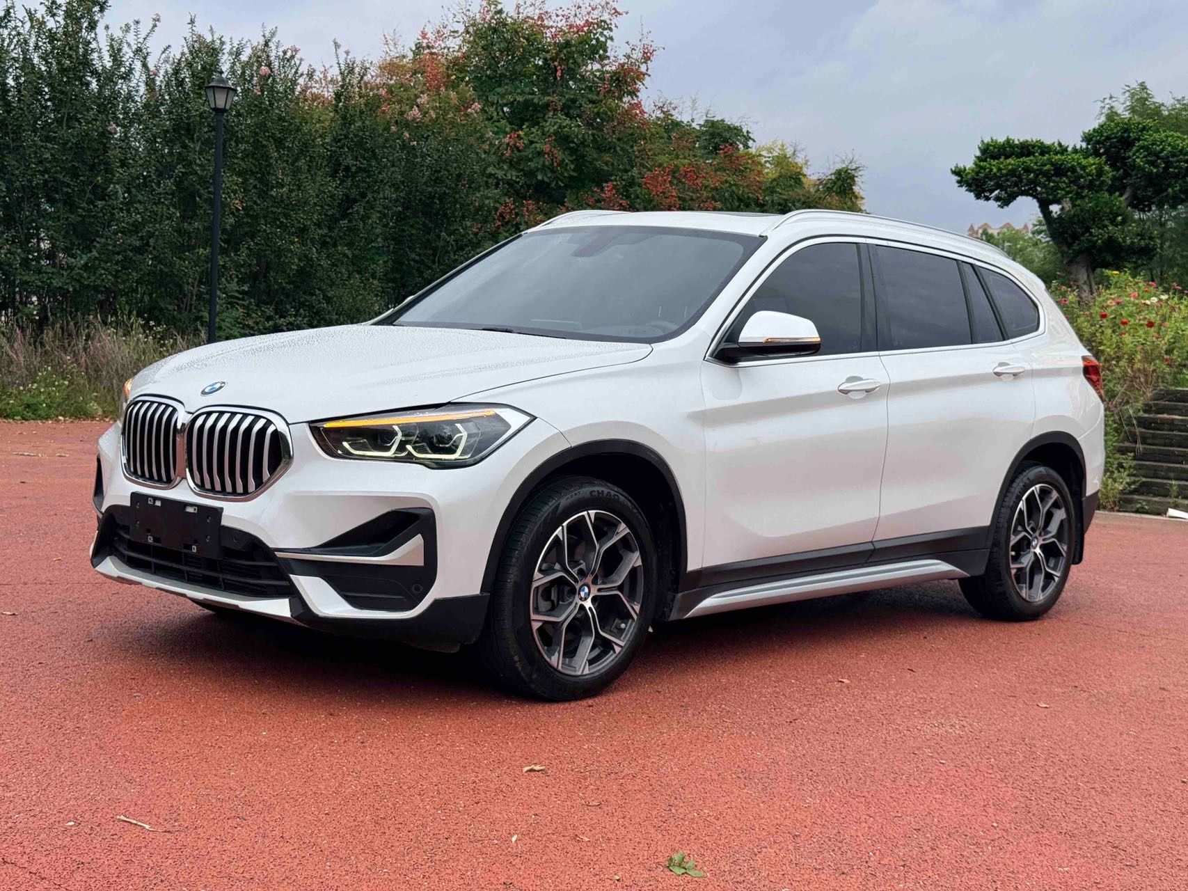 BMW X1 2021 BMW X1 2021 car image