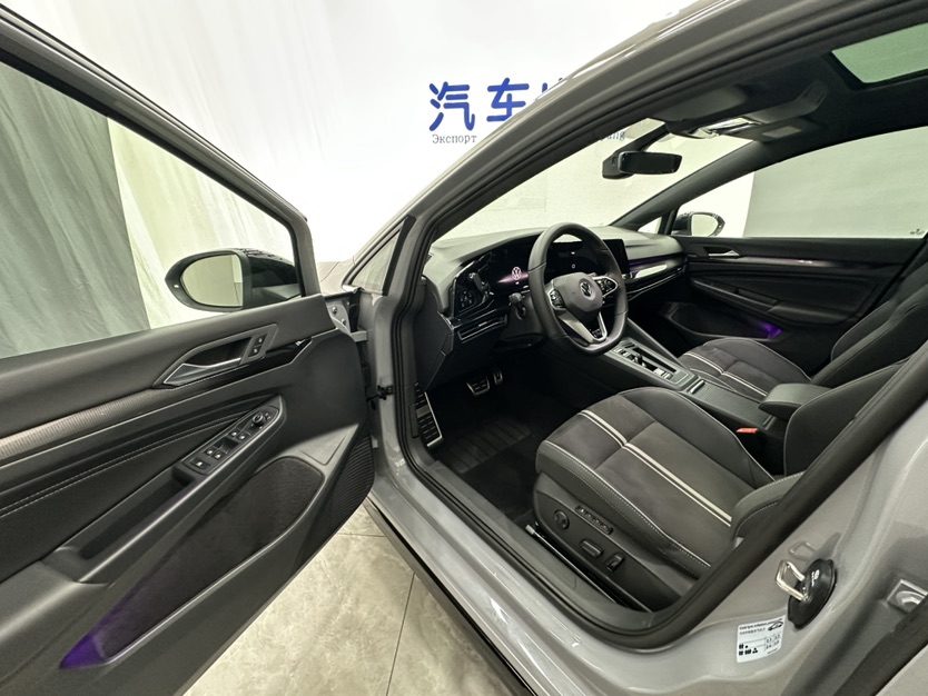 Volkswagen Golf 2022 car image #7