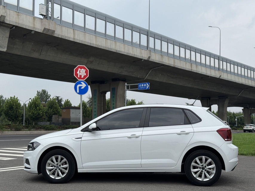 Volkswagen Polo 2022 car image #6
