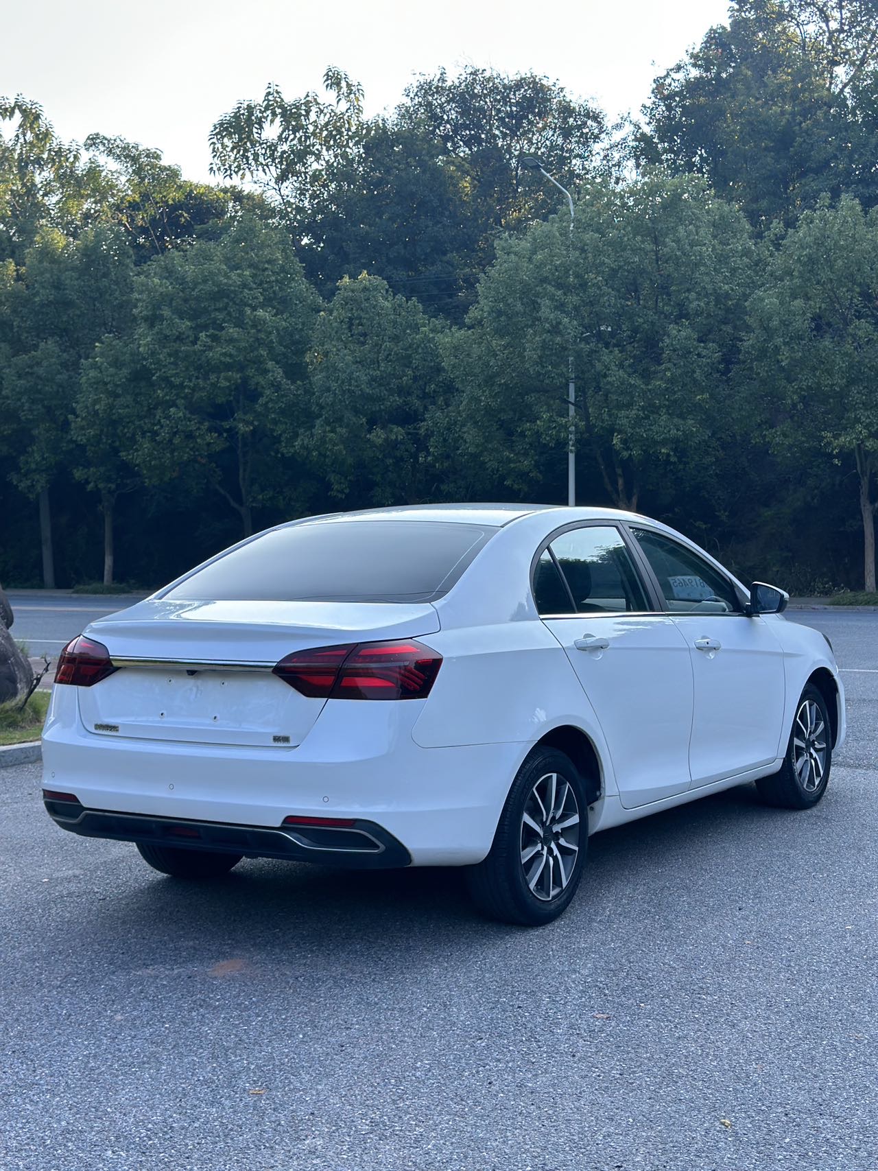 GEELY Emgrand 2019 #6 GEELY Emgrand 2019 car image #6