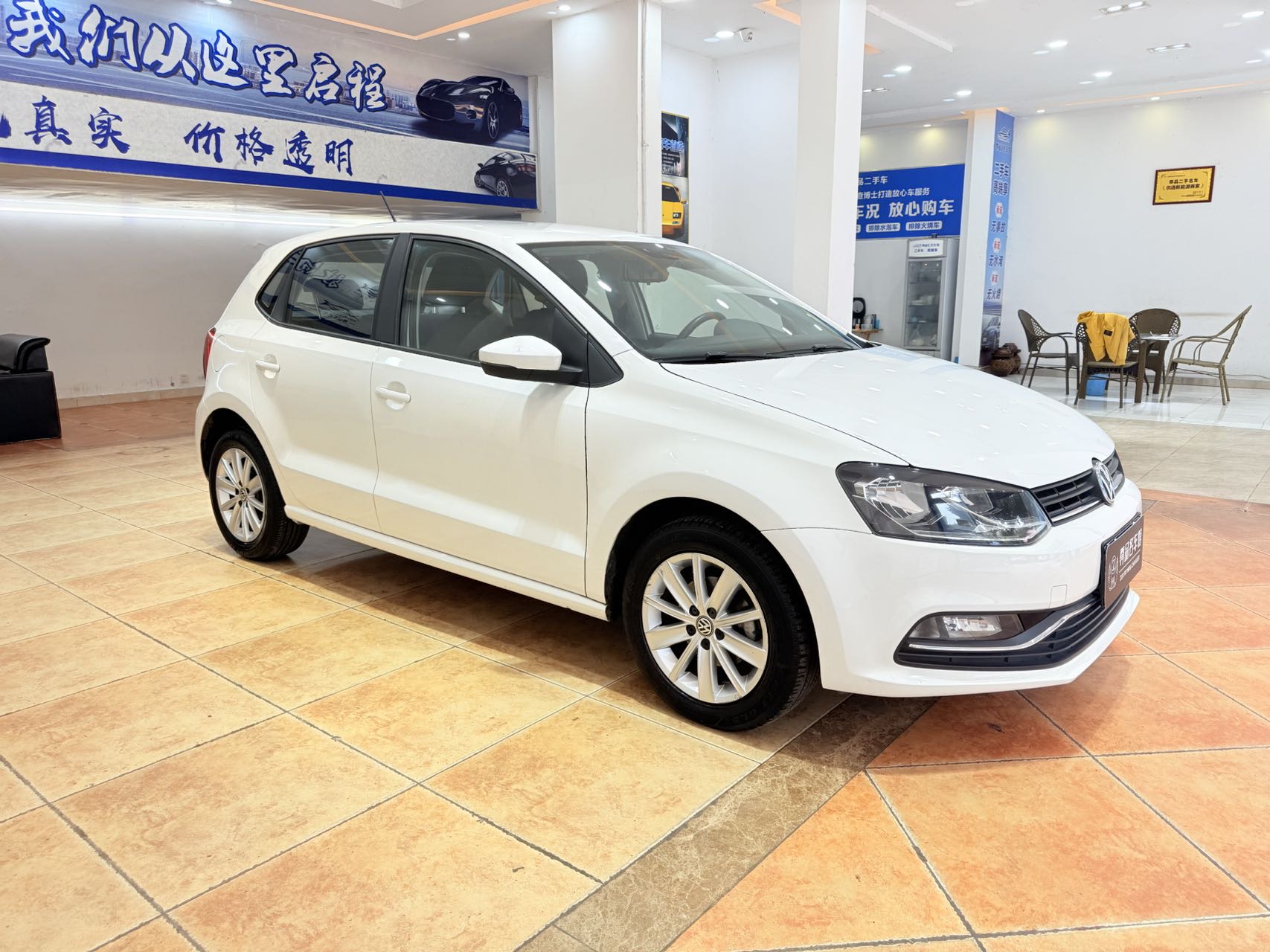 Volkswagen Polo 2014 car image #3