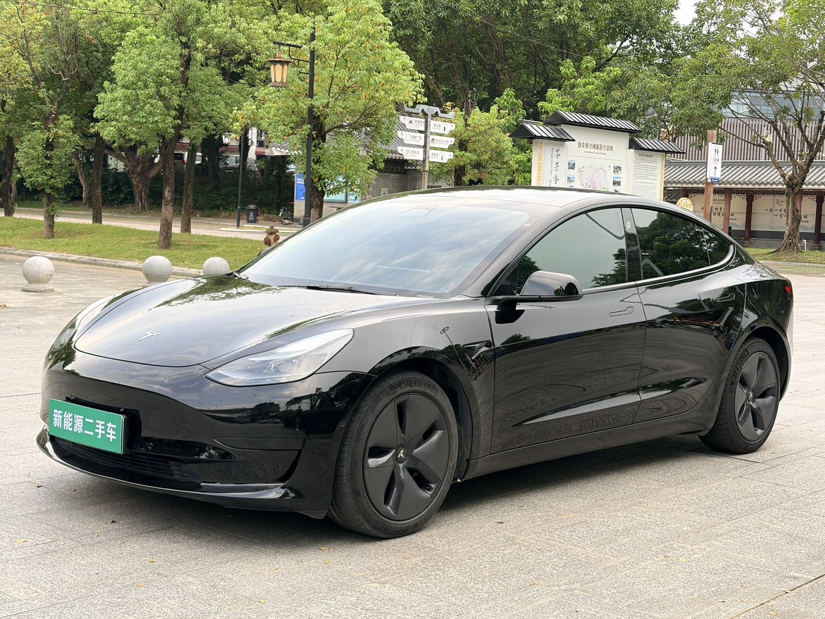 Tesla Model 3 2022 car image 