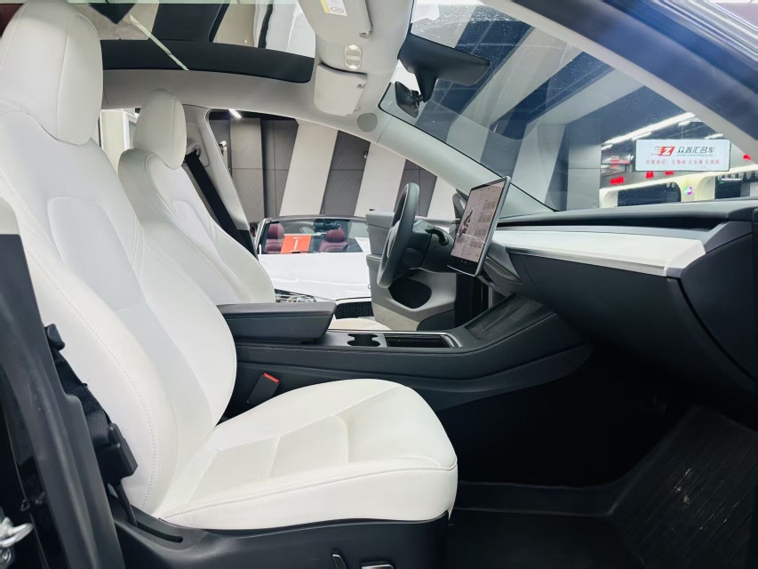 Tesla Model Y 2023 car image #4
