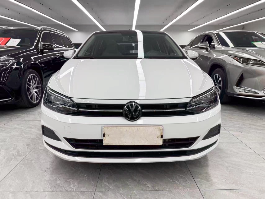 Volkswagen Polo 2024 car image #2