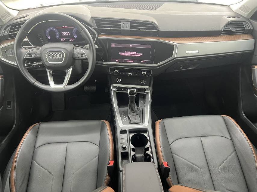 Audi Q3 2022 car image #15
