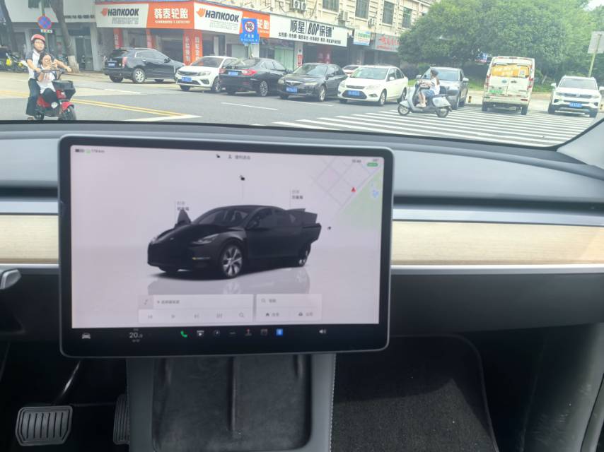 Tesla Model Y 2022 #9 Tesla Model Y 2022 car image #9
