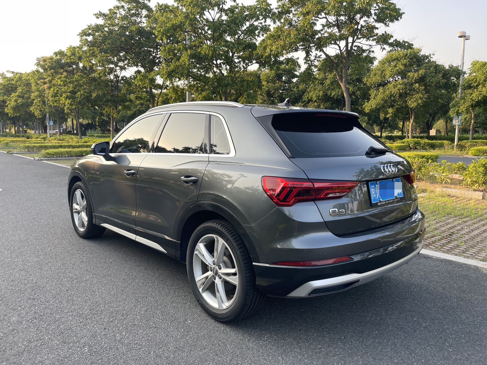 Audi Q3 2019 car image #6