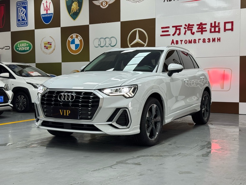 Audi Q3 2022 immagine di auto 