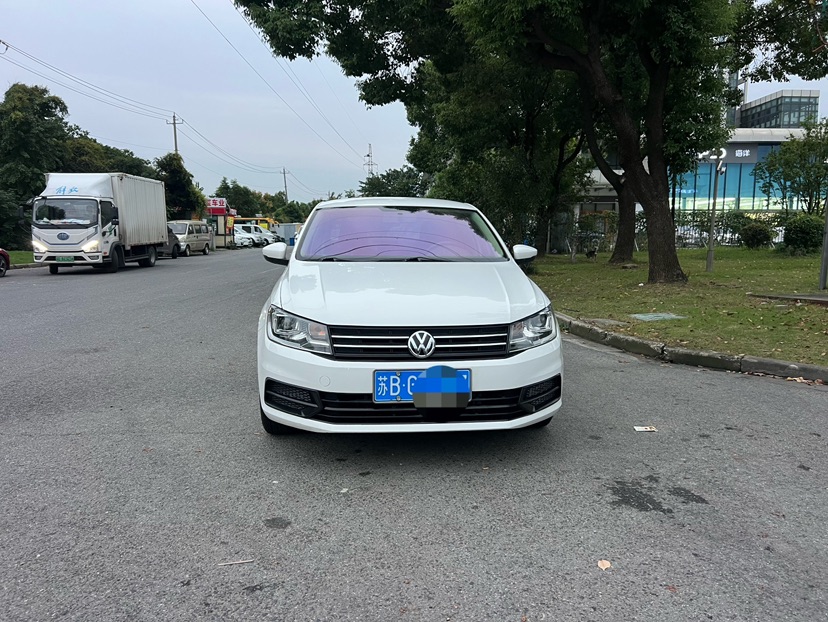 Volkswagen Santana 2017 car image #2