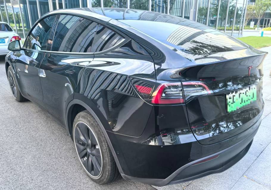 Tesla Model Y 2022 #3 Tesla Model Y 2022 car image #3