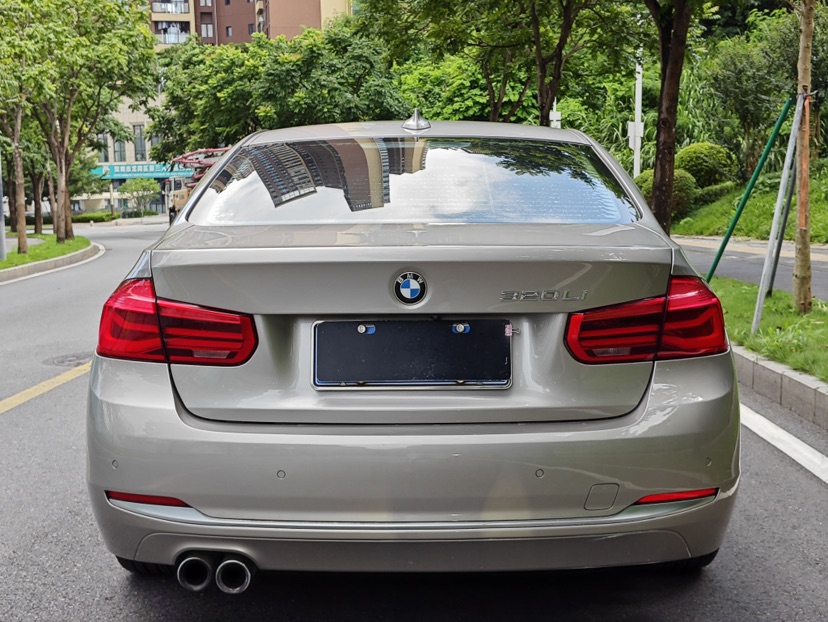 BMW 3 Series 2018 #5 BMW 3 Series 2018 car image #5