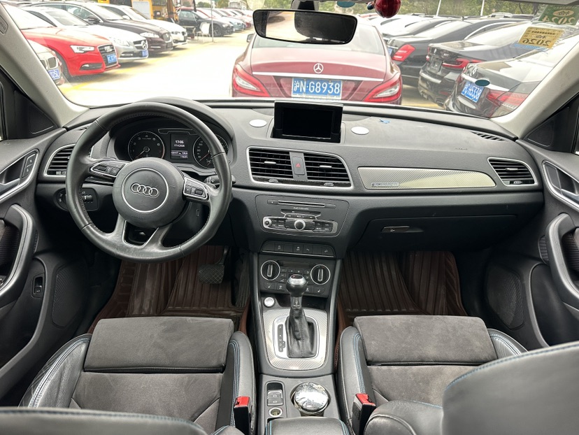 Audi Q3 2018 immagine di auto #7