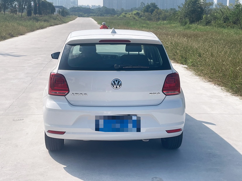 Volkswagen Polo 2016 car image #9