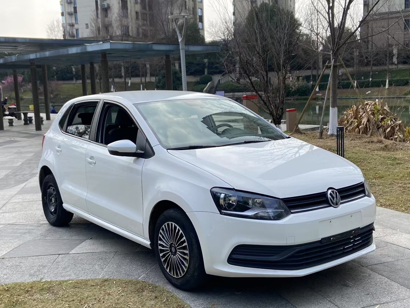 Volkswagen Polo 2019 car image #3