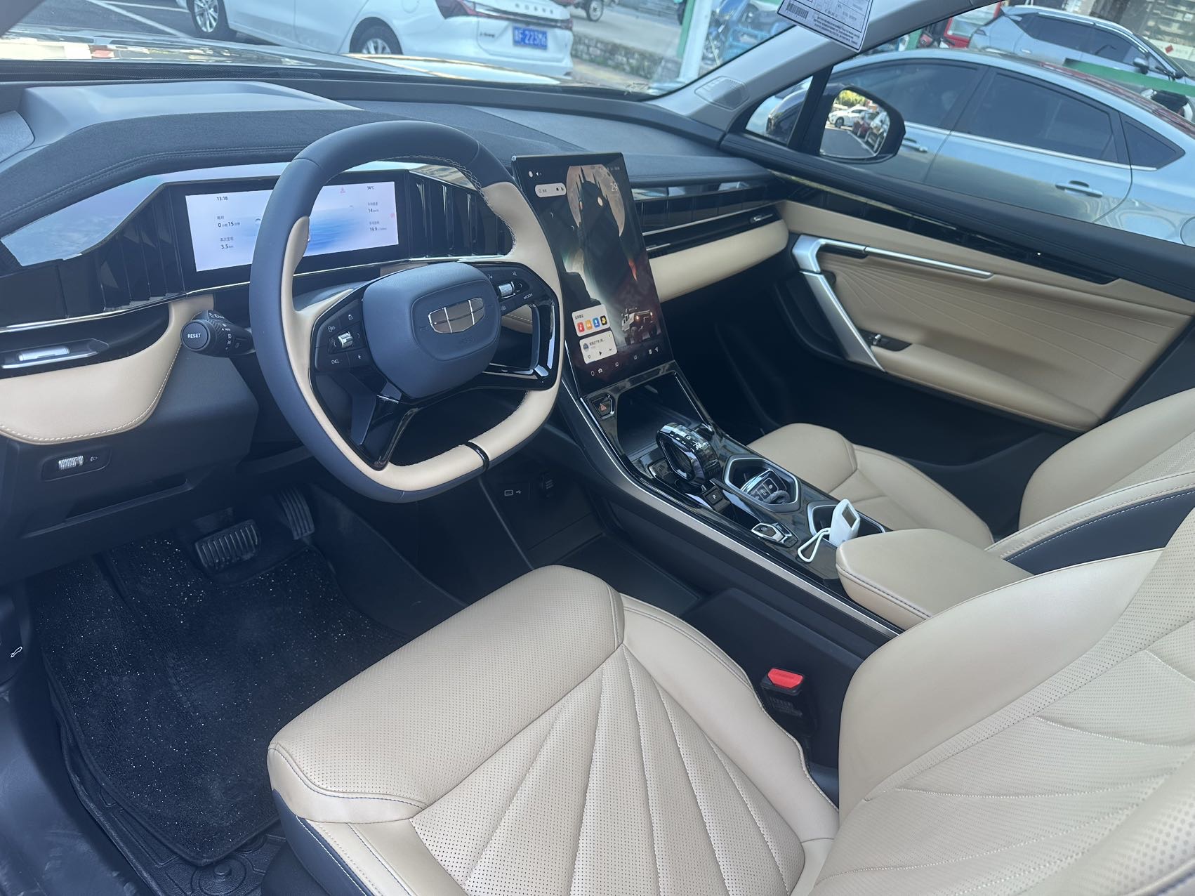 GEELY Boyue L 2023 car image #4