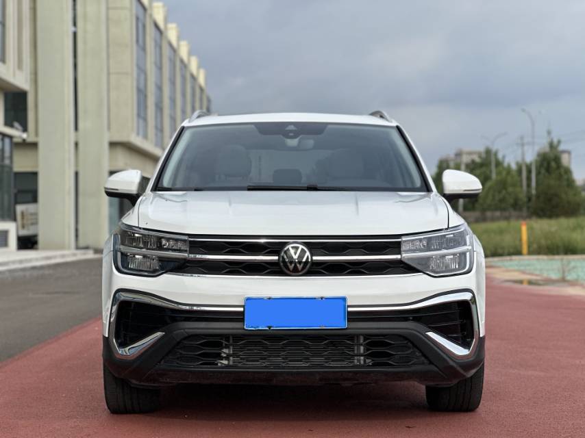 Volkswagen Tharu 2023 car image #2