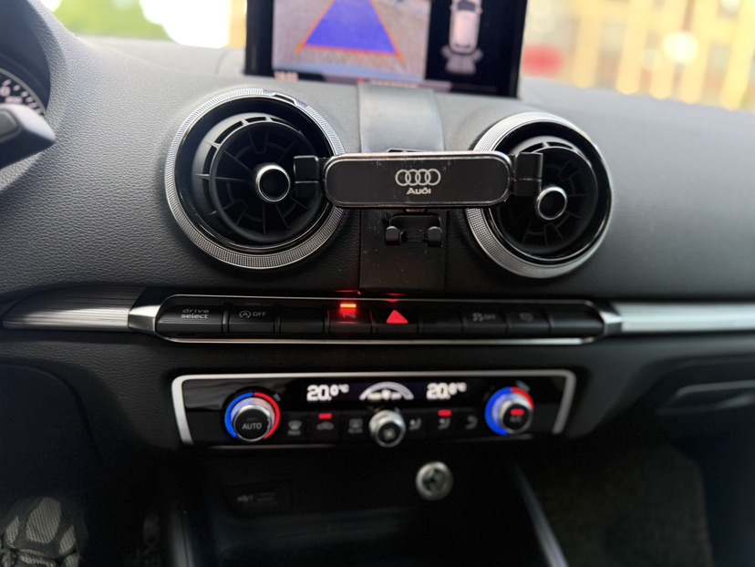 Audi A3 2019 car image #14