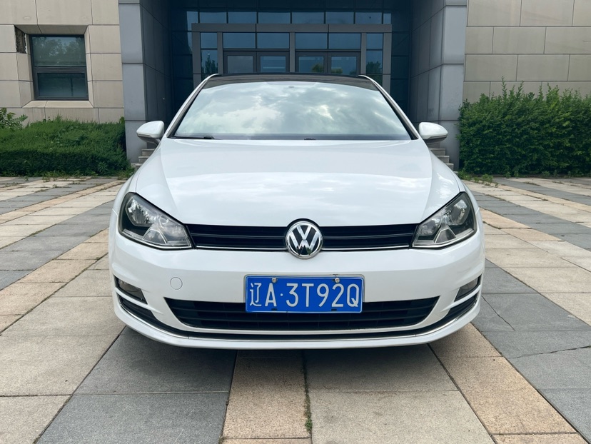 Volkswagen Golf 2014 car image #2