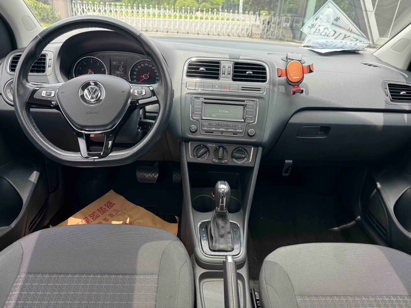 Volkswagen Polo 2017 car image #5