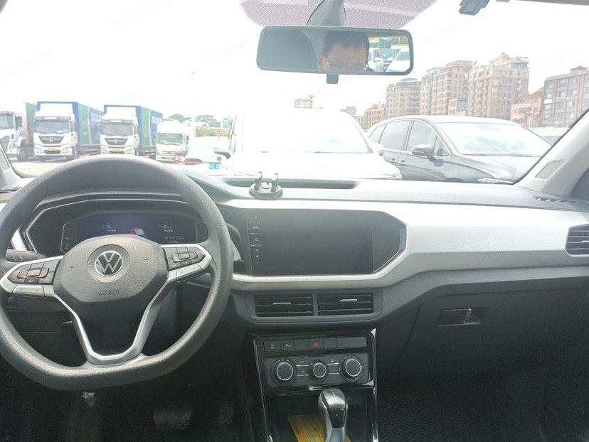 Volkswagen Tacqua 2023 car image #2