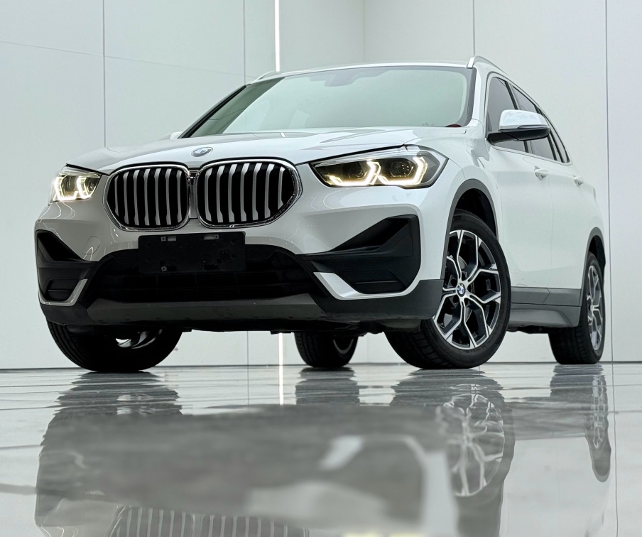BMW X1 2021 BMW X1 2021 car image