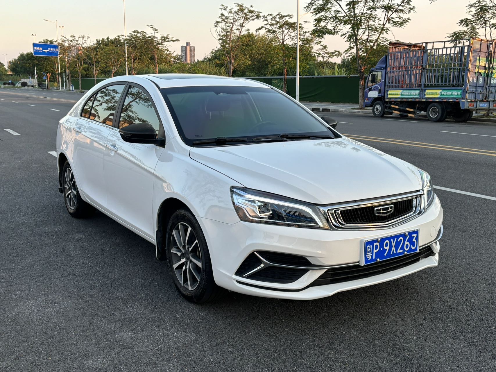 GEELY Emgrand 2020 صورة سيارة #2