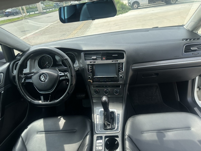 Volkswagen Golf 2014 car image #6