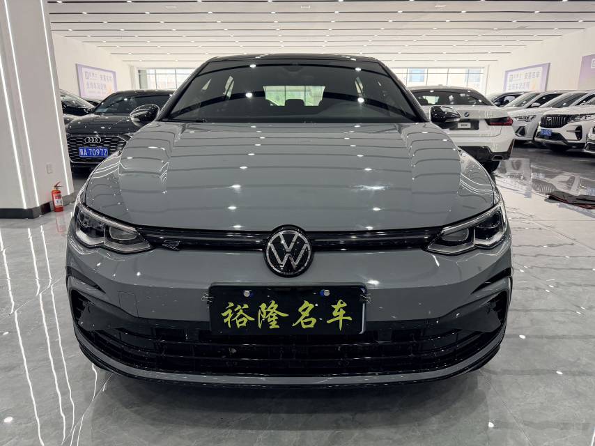 Volkswagen Golf 2022 car image #2