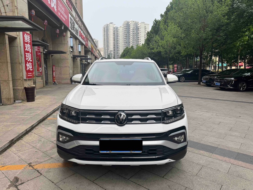 Volkswagen T-Cross 2021 car image #2