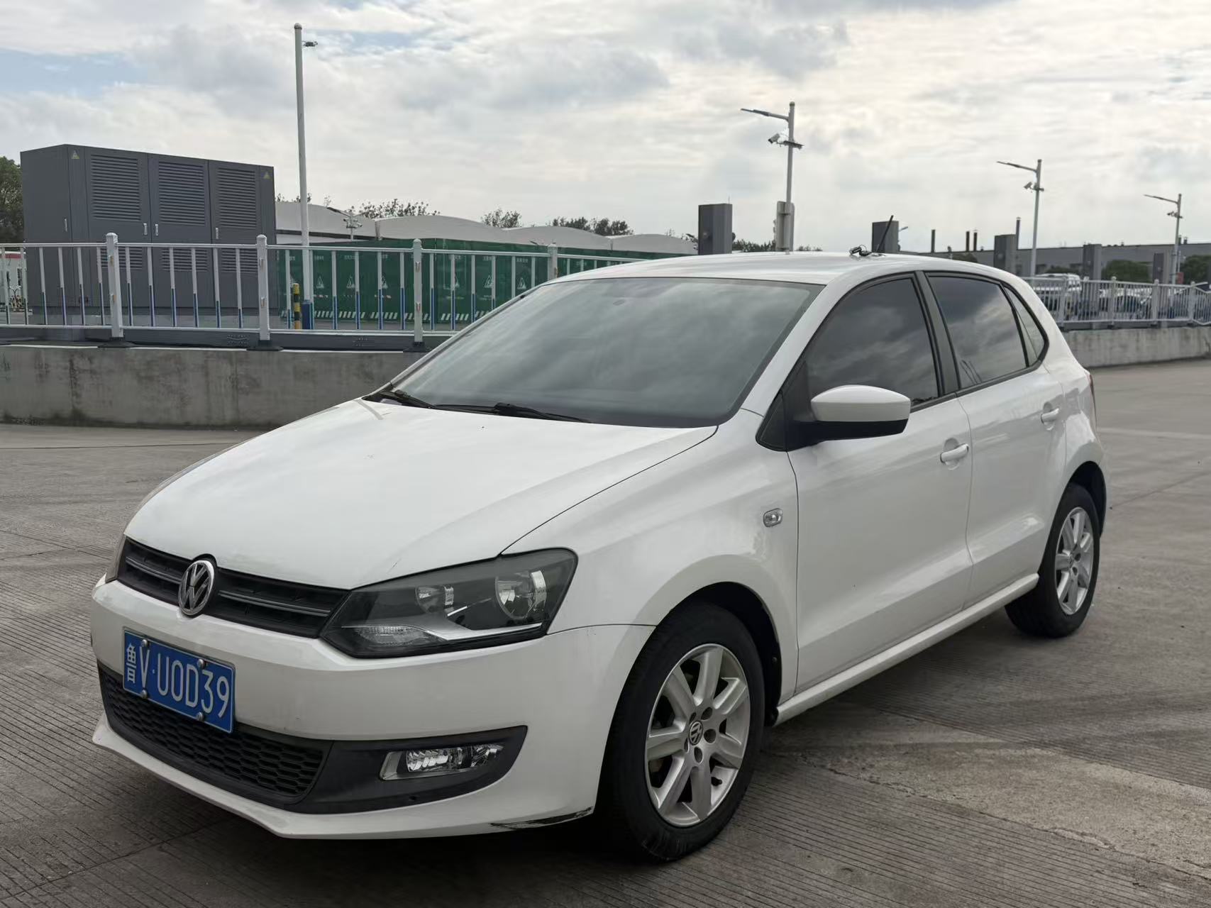 Volkswagen Polo 2013 Volkswagen Polo 2013 car image