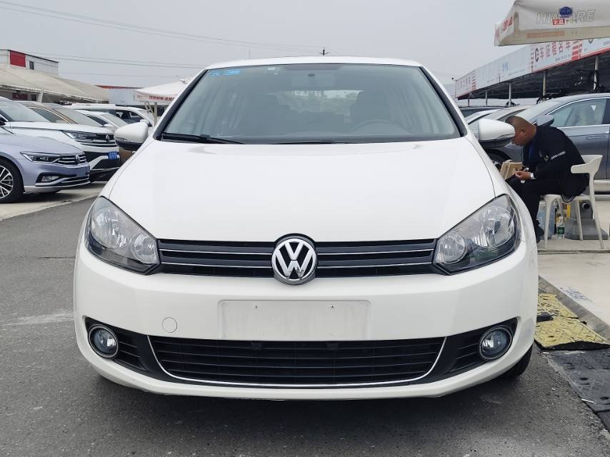 Volkswagen Golf 2012 car image #2