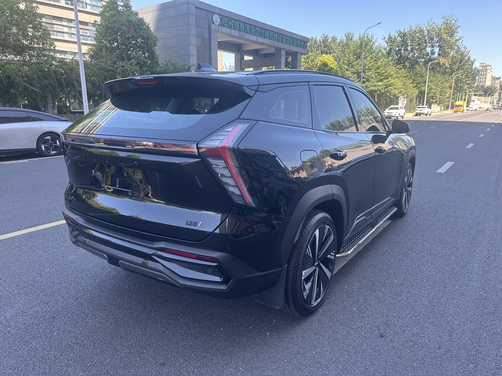 GEELY Boyue L 2023 car image #11