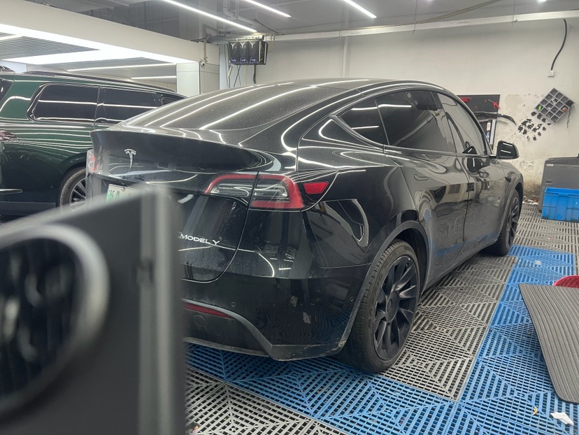 Tesla Model Y 2022 car image #6
