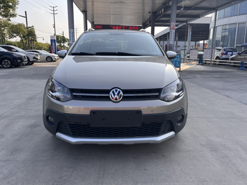 Volkswagen Polo 2016 car image #3
