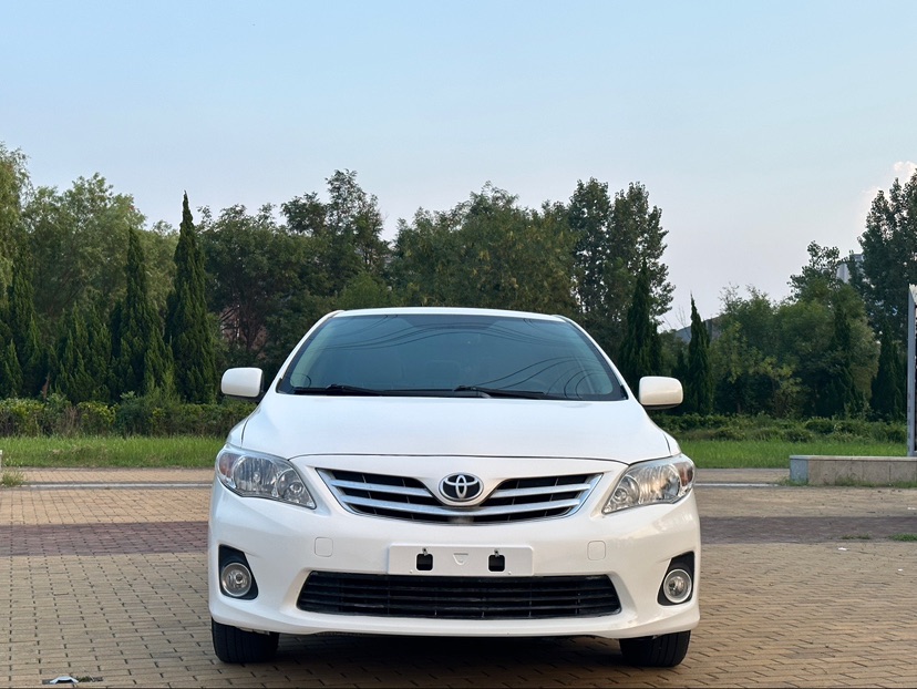 Toyota Corolla 2011 immagine di auto #2