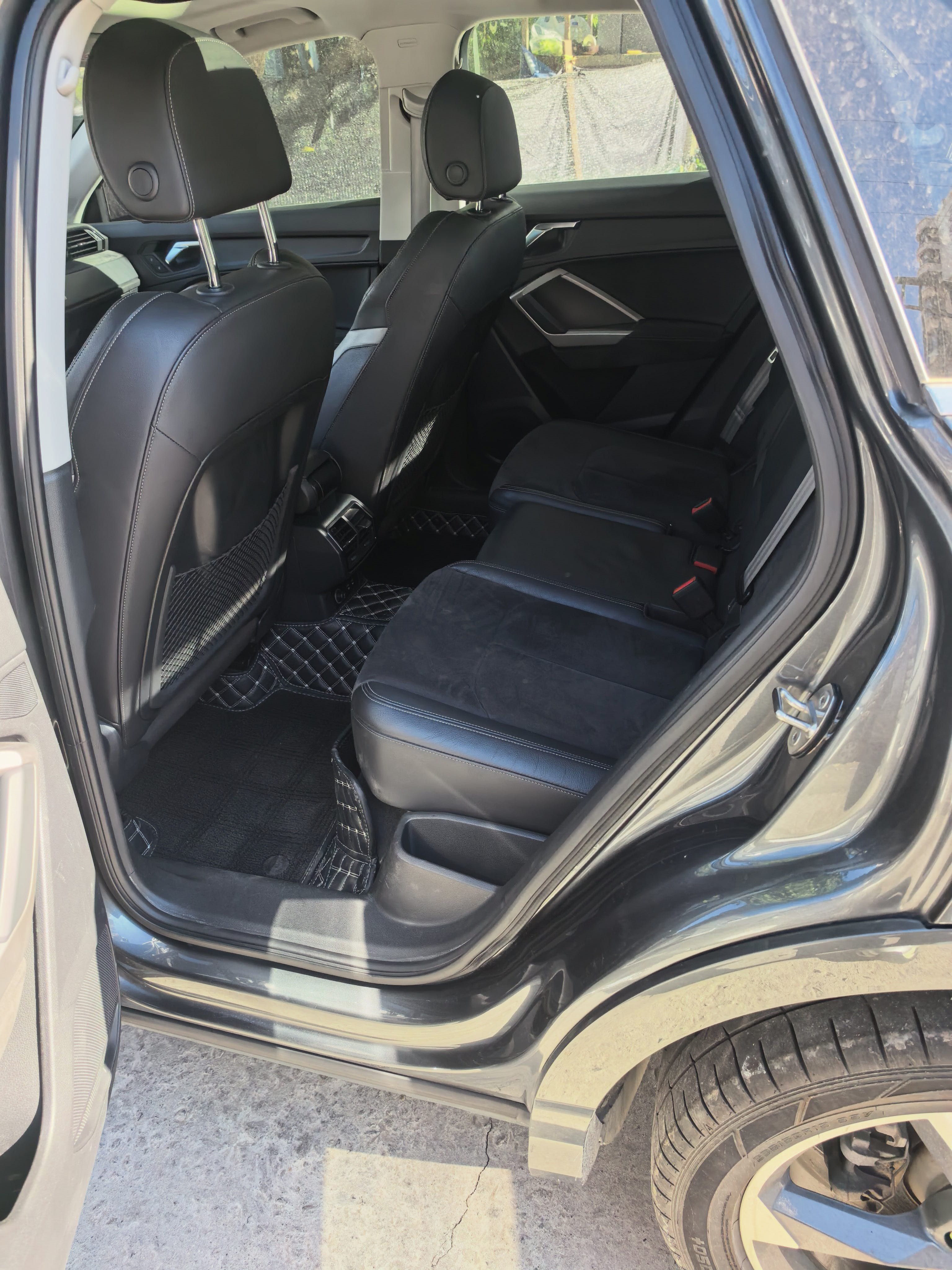 Audi Q3 2021 car image #5