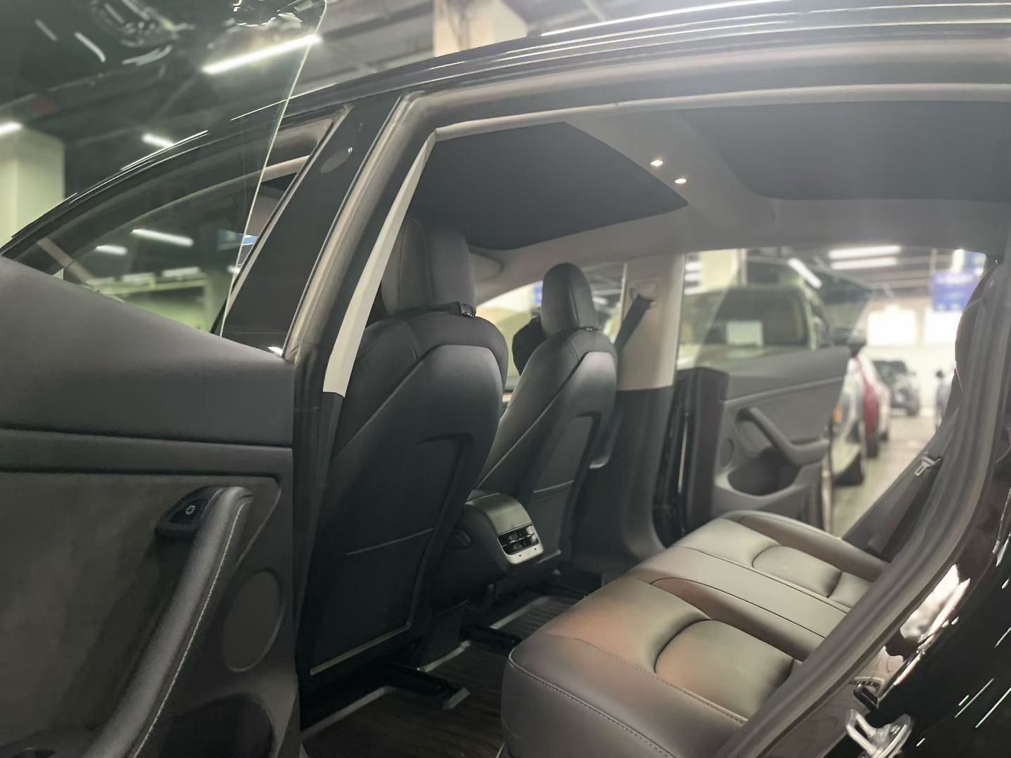 Tesla Model 3 2023 car image #5