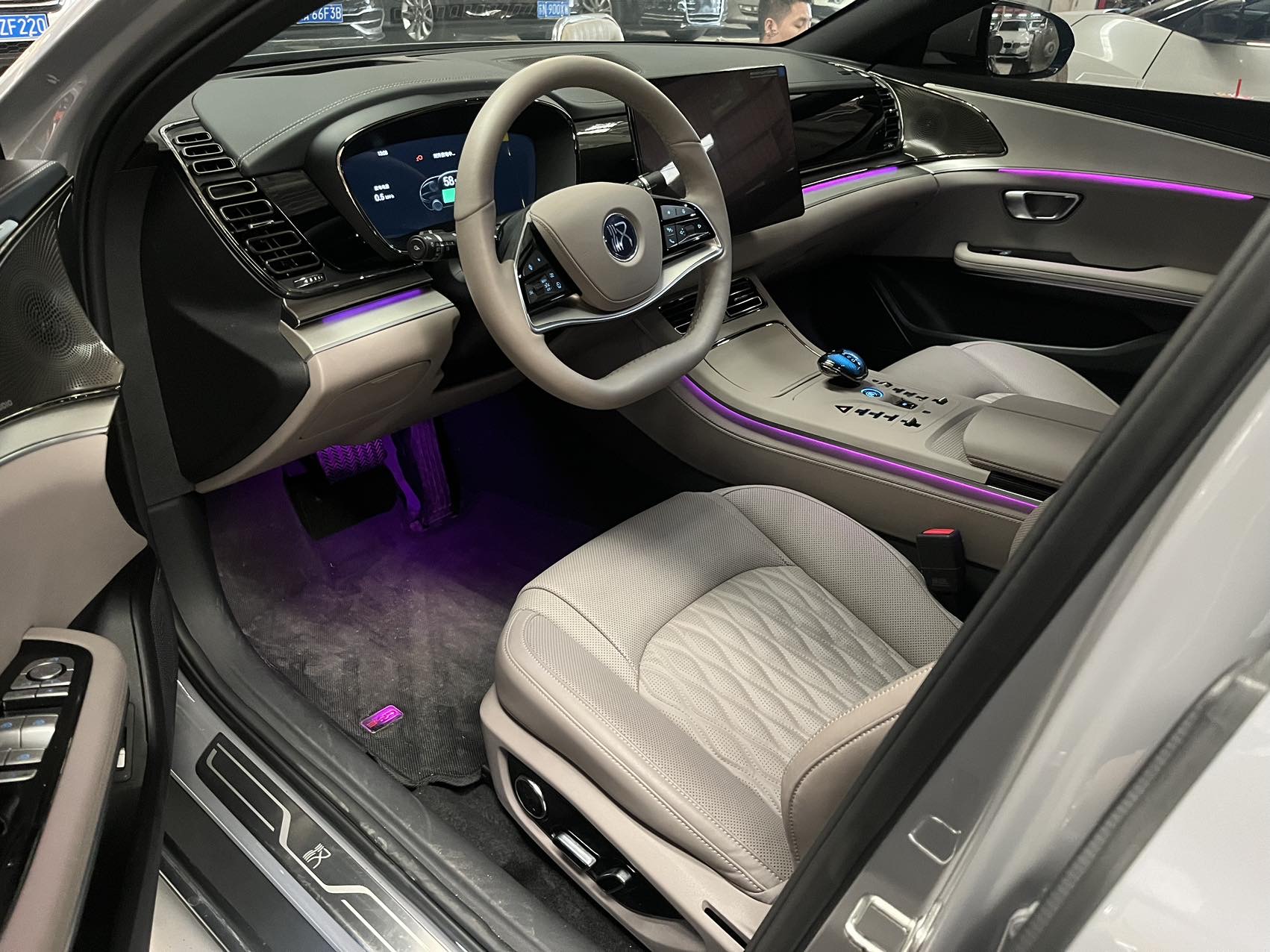 BYD Han 2025 car image #3