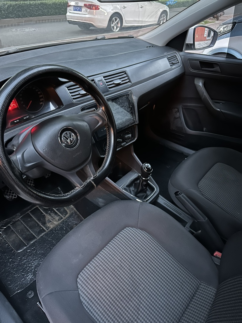 Volkswagen Santana 2017 car image #8
