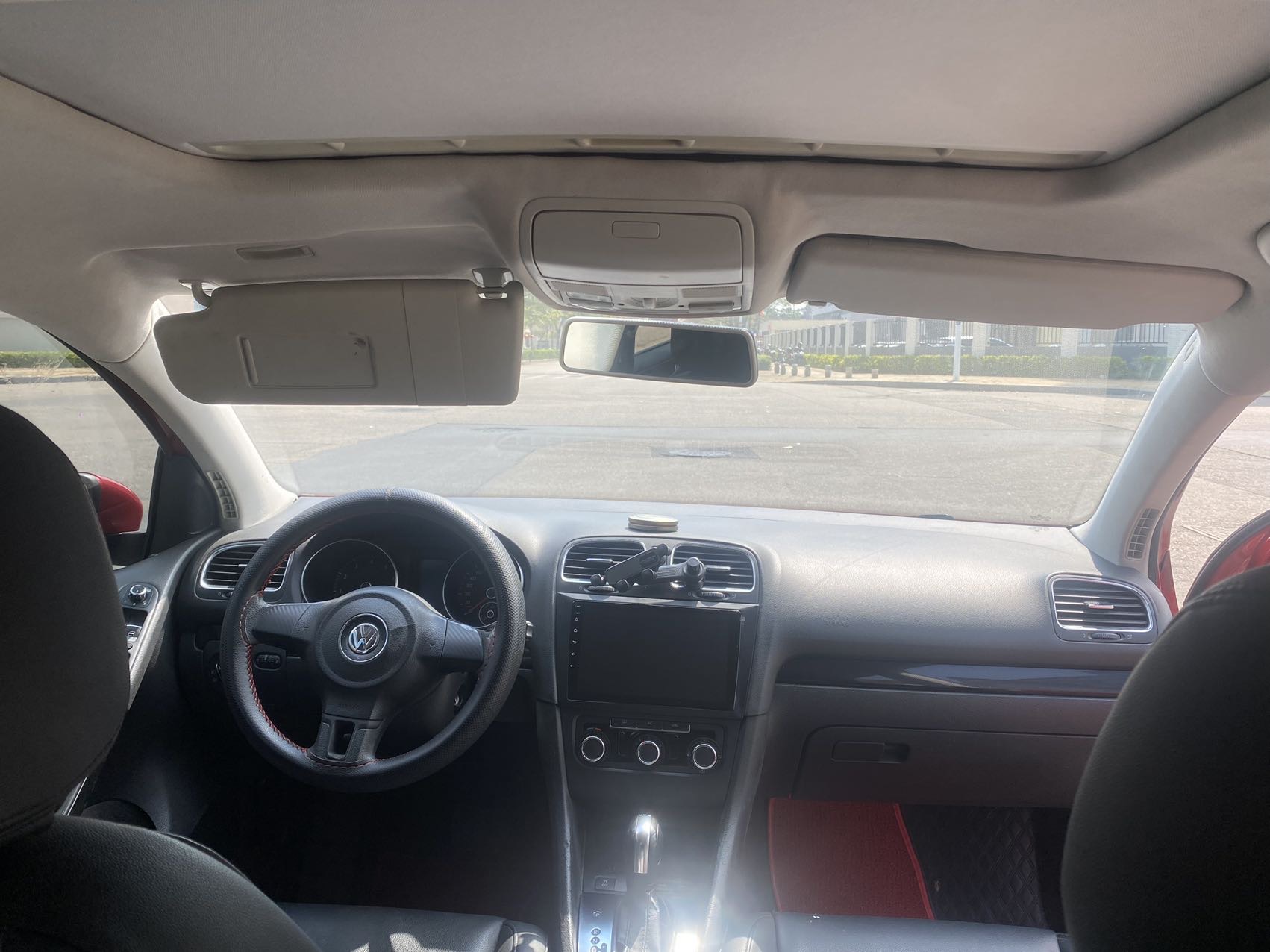 Volkswagen Golf 2011 car image #8