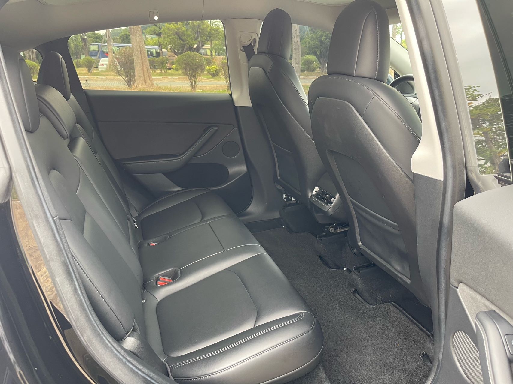Tesla Model Y 2022 #11 Tesla Model Y 2022 car image #11
