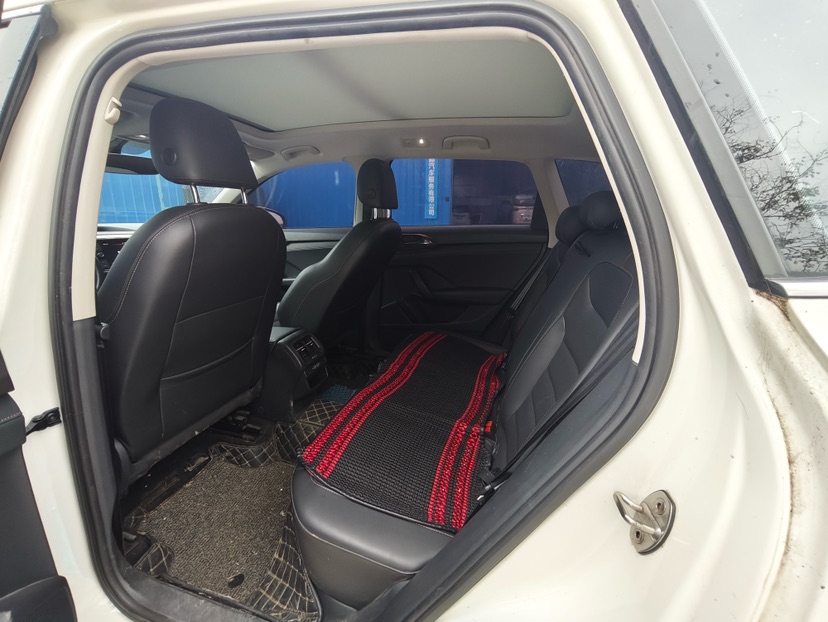 Volkswagen Tharu 2019 immagine di auto #7