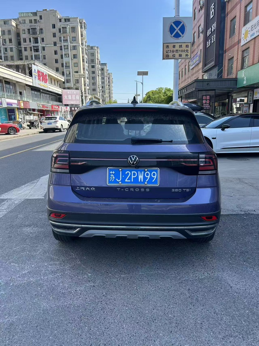 Volkswagen T-Cross 2021 immagine di auto #3