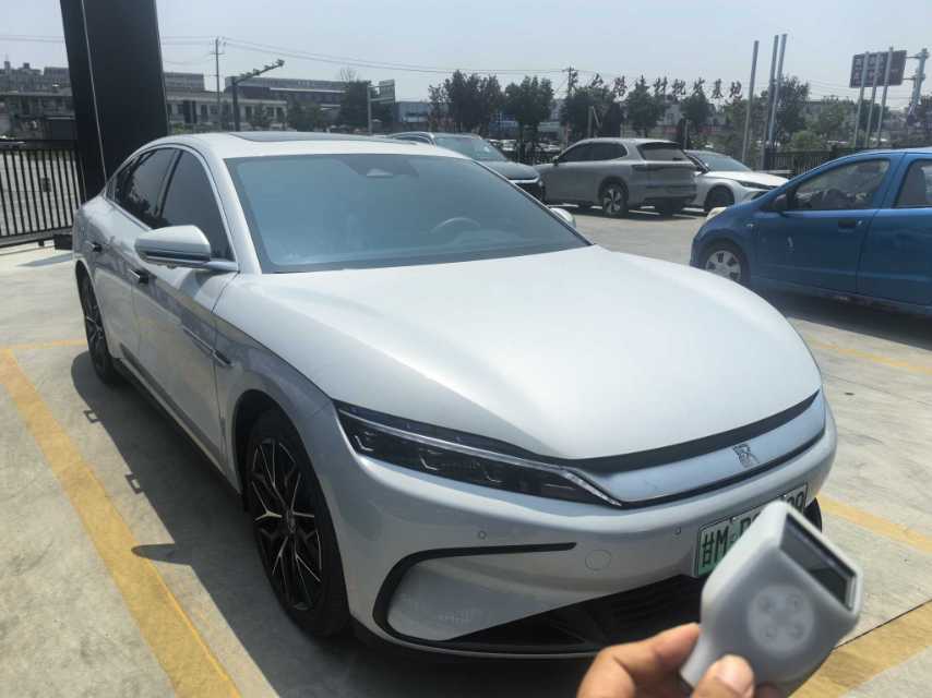 BYD Han 2025 #2 BYD Han 2025 car image #2