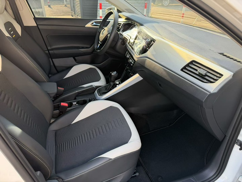 Volkswagen Polo 2022 car image #8