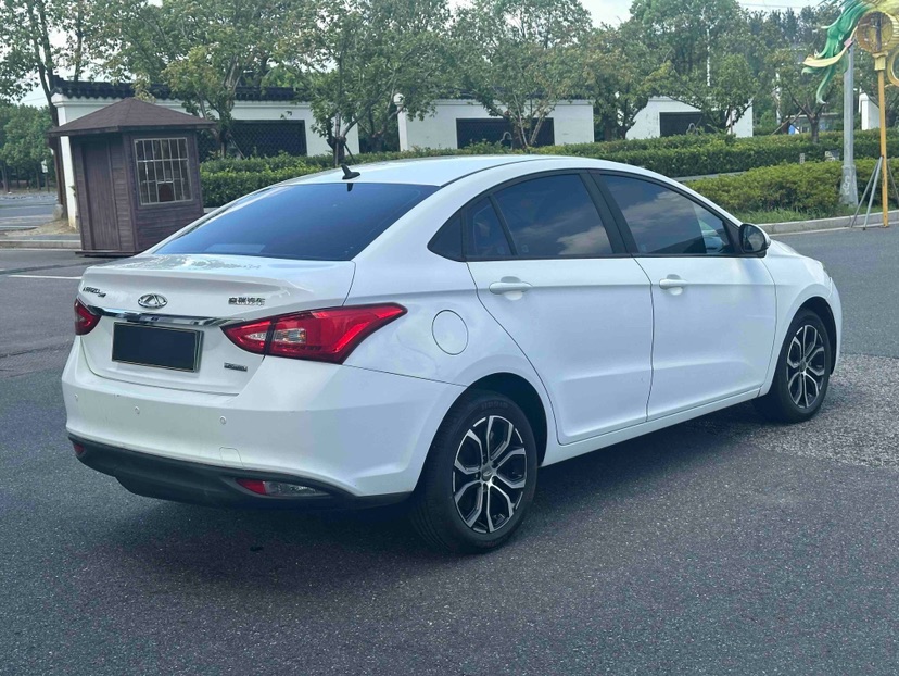 2019 car image #9
